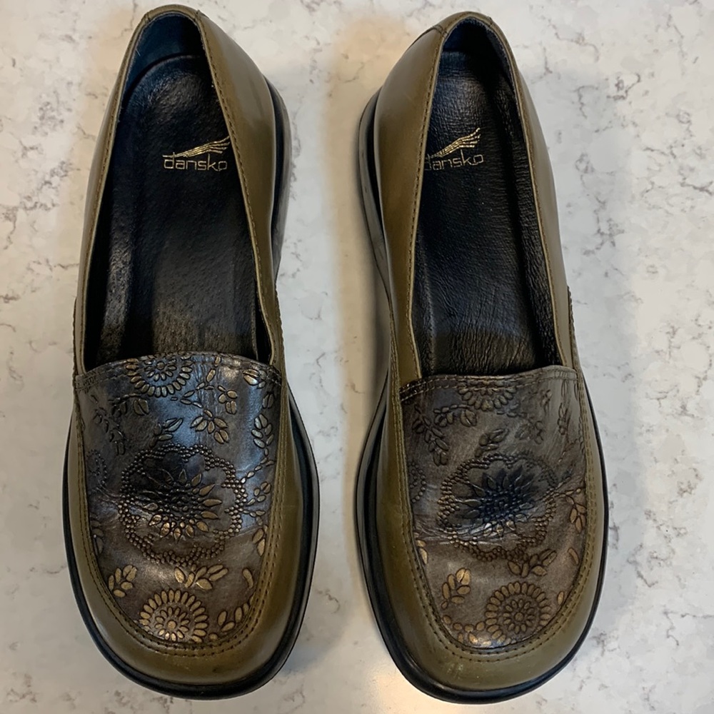 Dansko Clogs Brown/Olive/Gold Tooled Gold Floral EUR 40 Great condition